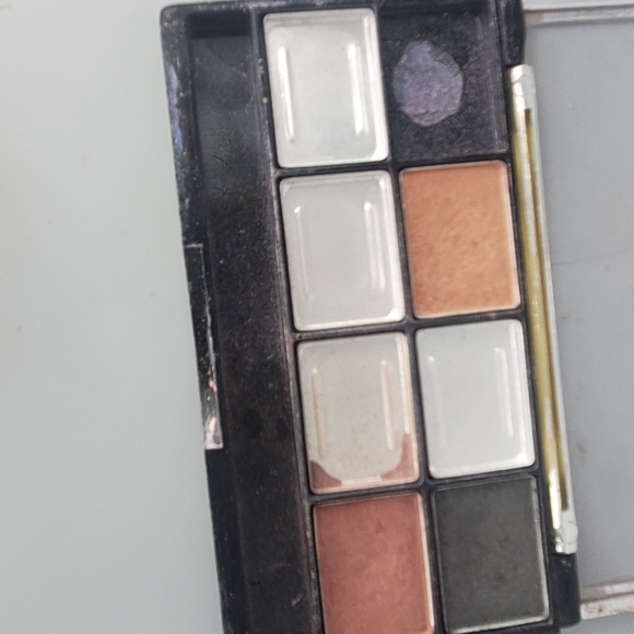 Lot of 6 Eyeshadow Palettes, Maybelline Lemonade Craze Palette and more - Picture 7 of 9